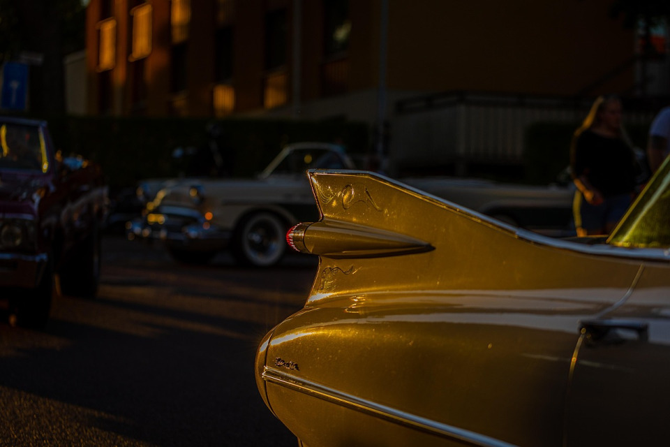 auto detailing team working exterior wash shine